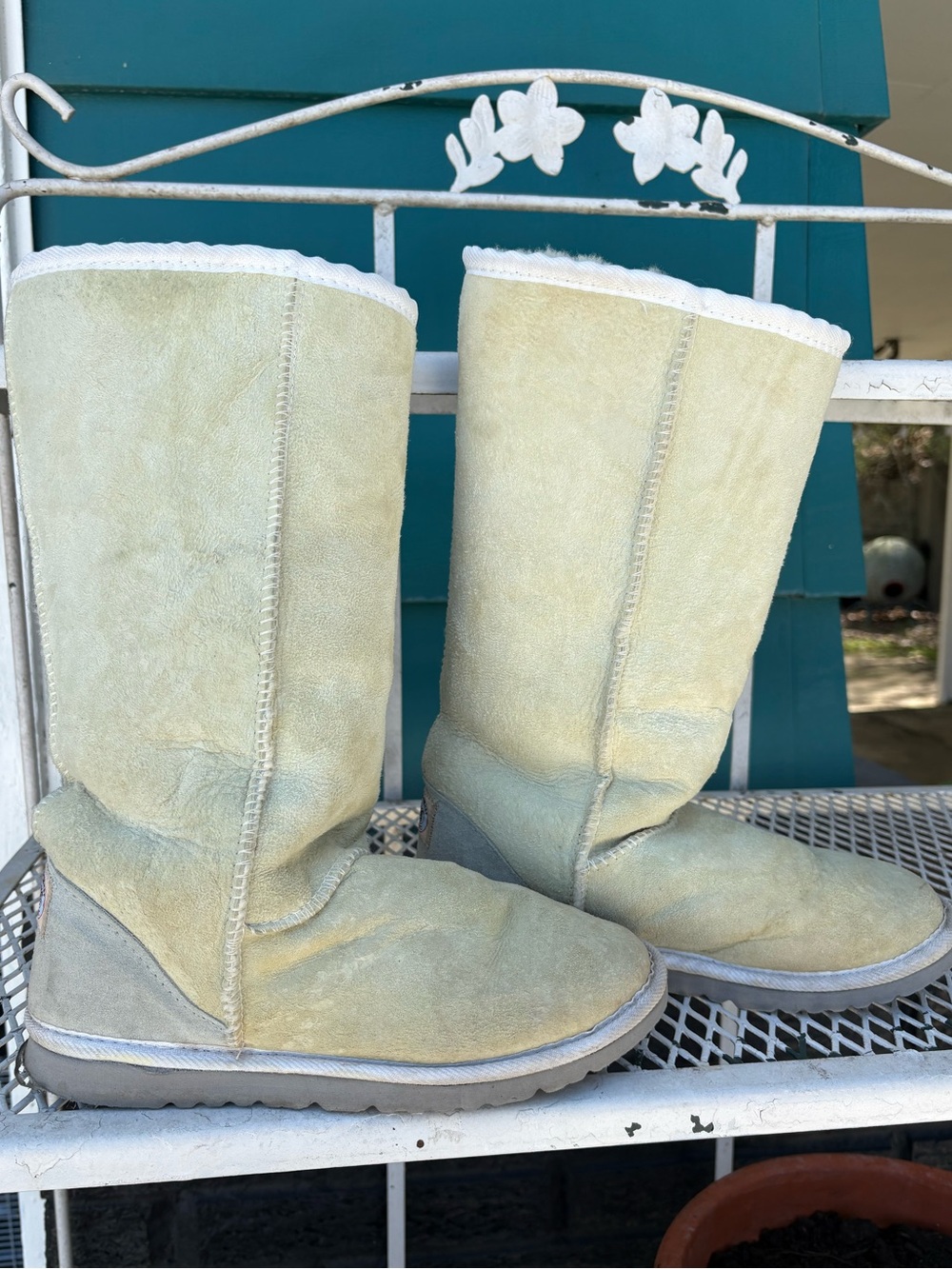 UGG AUSTRALIA TALL TAN WINTER BOOTS